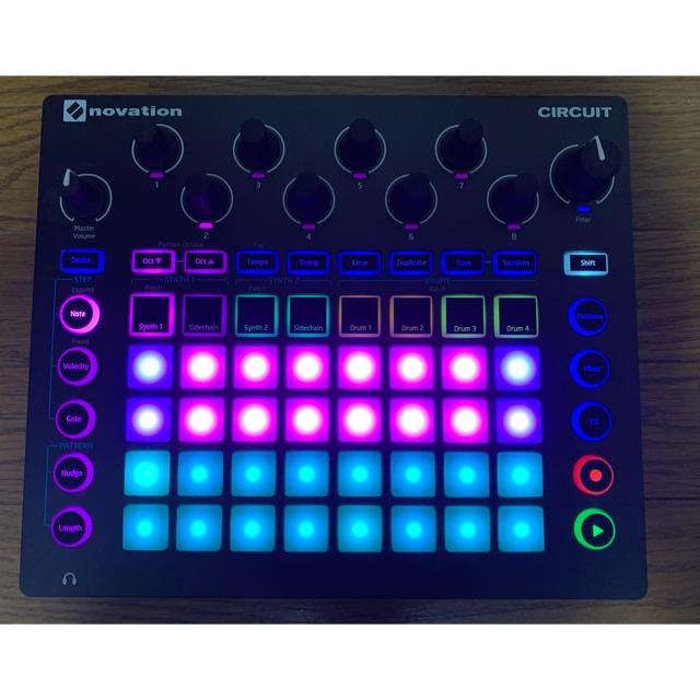 【dayさん専用】novation circuit グルーブボックス 楽器のDTM/DAW(MIDIコントローラー)の商品写真