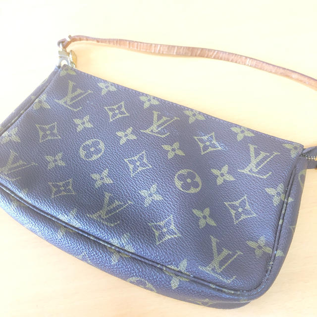 CHROME(クローム)のVUITTON アクセサリーポーチ モノグラム　 レディースのファッション小物(ポーチ)の商品写真