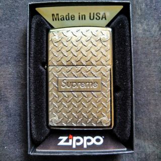 シュプリーム(Supreme)のSupreme Diamond Plate Zippo　新品　未使用(タバコグッズ)