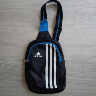 アディダス(adidas)のアディダス★ワンショルダーボディバッグ★キッズ(その他)