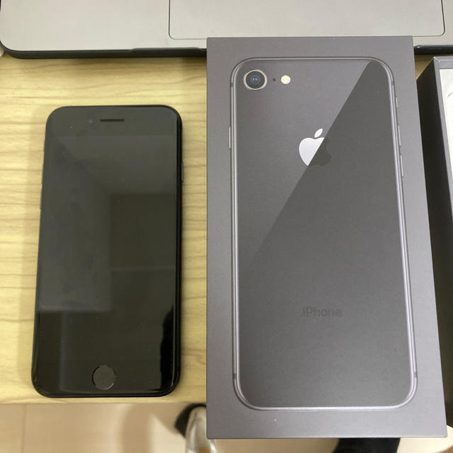 iPhone 8 Space Gray スペースグレイ 64GB SIMフリー