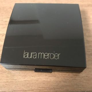 ローラメルシエ(laura mercier)のローラメルシエ　フェイスイルミネーター　アディクション(フェイスパウダー)