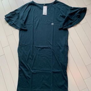 ユニクロ(UNIQLO)の新品　未使用　ユニクロ　カットソー フレアースリーブ　ワンピース　Mサイズ(ひざ丈ワンピース)