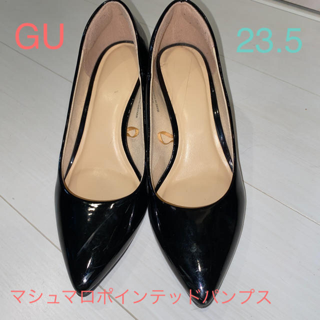 GU(ジーユー)のGU マシュマロポインテッドパンプス エナメル黒　23.5㎝ レディースの靴/シューズ(ハイヒール/パンプス)の商品写真