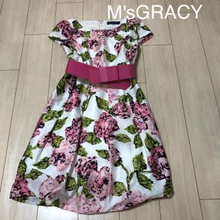 エムズグレイシー(M'S GRACY)のM'sGRACY サイズ38 ピンク花柄 ワンピースバルーンスカートベルト付(ひざ丈ワンピース)