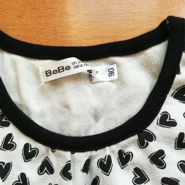 BeBe(ベベ)のbebe かわいい トップス キッズ/ベビー/マタニティのキッズ服女の子用(90cm~)(Tシャツ/カットソー)の商品写真