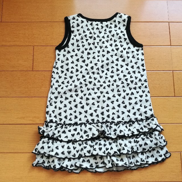 BeBe(ベベ)のbebe かわいい トップス キッズ/ベビー/マタニティのキッズ服女の子用(90cm~)(Tシャツ/カットソー)の商品写真