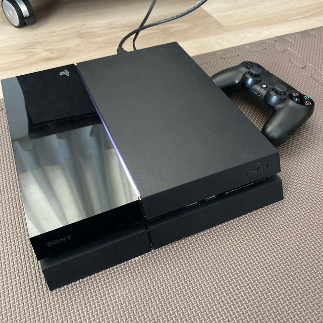 PlayStation4(プレイステーション4)のSONY PlayStation4 本体 CUH-1100AB01 エンタメ/ホビーのゲームソフト/ゲーム機本体(家庭用ゲーム機本体)の商品写真