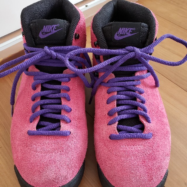 NIKE(ナイキ)のぼん様専用NIKE　ナイキ　エアマグマ　復刻　ピンク　紫 メンズの靴/シューズ(スニーカー)の商品写真