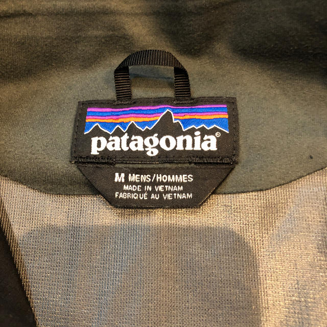 patagonia(パタゴニア)の美品★値下げ！patagonia クラウドリッジジャケット　M メンズのジャケット/アウター(マウンテンパーカー)の商品写真