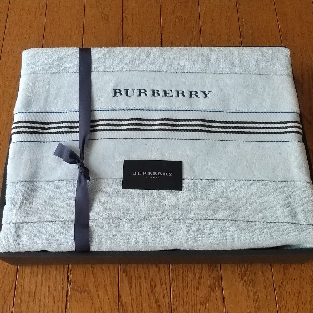 BURBERRY(バーバリー)のバーバリー タオルケット140×190 キッズ/ベビー/マタニティの寝具/家具(タオルケット)の商品写真