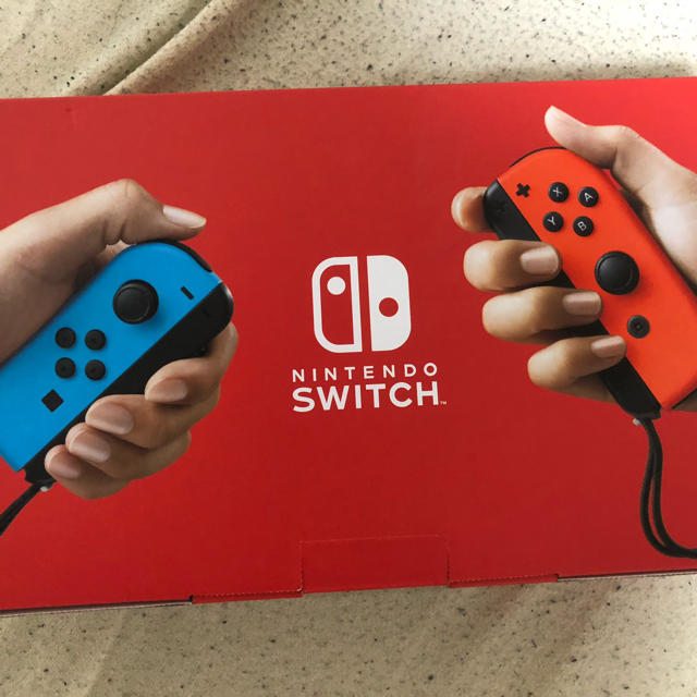 Nintendo Switch(ニンテンドースイッチ)の【新品未開封】Nintendo Switch ネオンブルー/(R) ネオンレッド エンタメ/ホビーのゲームソフト/ゲーム機本体(家庭用ゲーム機本体)の商品写真