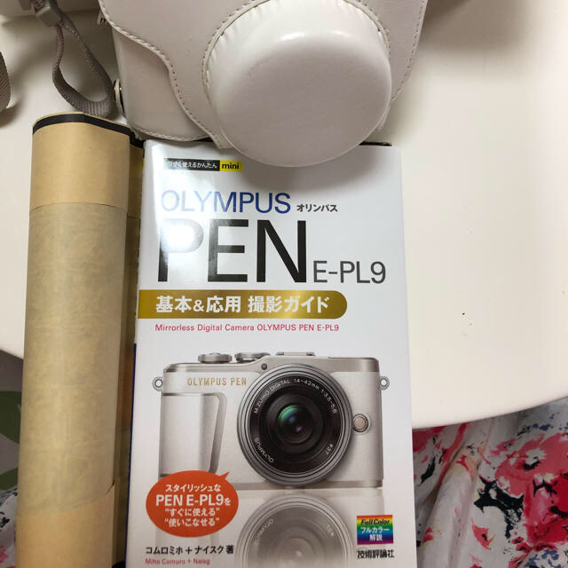 OLYMPUS(オリンパス)のOLYMPUS PEN E-PL9 ダブルズーム ホワイト スマホ/家電/カメラのカメラ(ミラーレス一眼)の商品写真