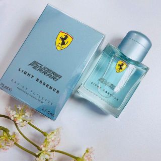 フェラーリ(Ferrari)のフェラーリ ライト エッセンス EDT SP 75ml (香水(男性用))