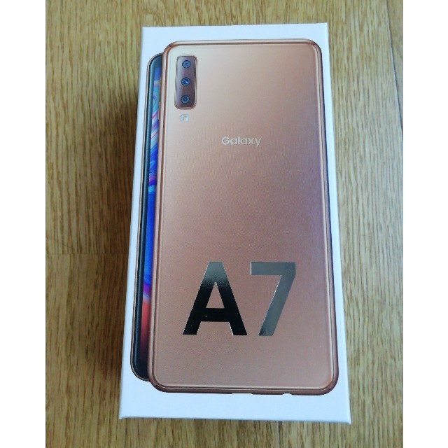 【新品未開封】Galaxy A7  64G  ゴールド　simフリースマホ/家電/カメラ