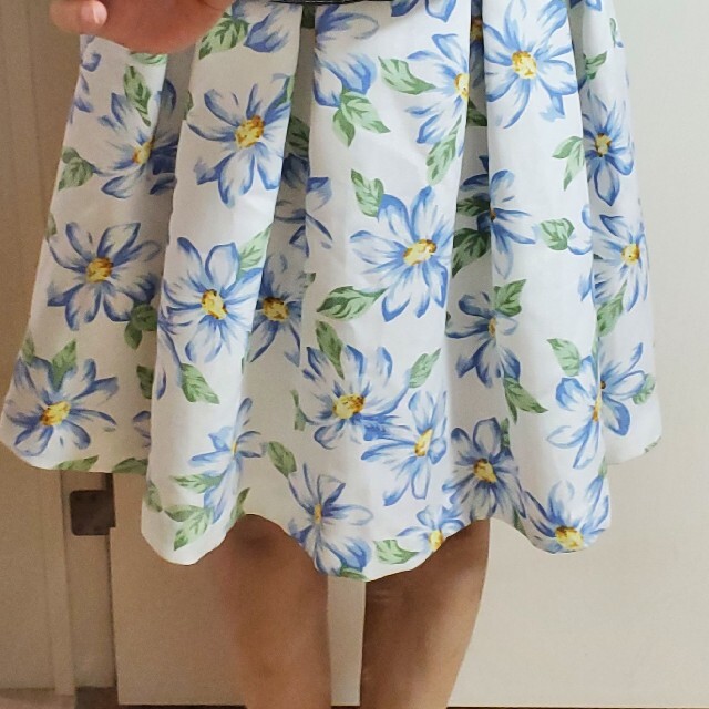 INGNI(イング)のINGNI 花柄スカート レディースのスカート(ひざ丈スカート)の商品写真