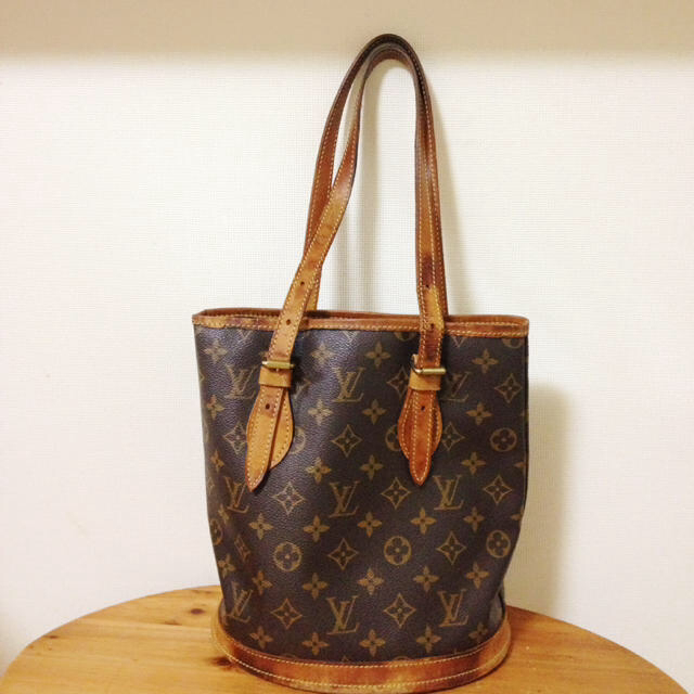 LOUIS VUITTON - ヴィトン バケットトート