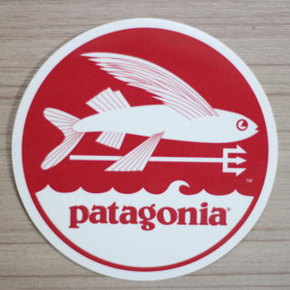 パタゴニア(patagonia)のパタゴニア　ステッカー　赤丸トビウオ(その他)