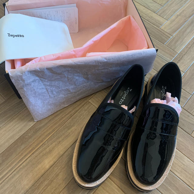 半額SALE☆ repetto - 【nnn!様専用】repetto厚底エナメルローファー 交換無料! レペット エナメルイエロー イエロー 39 ローファー/革靴