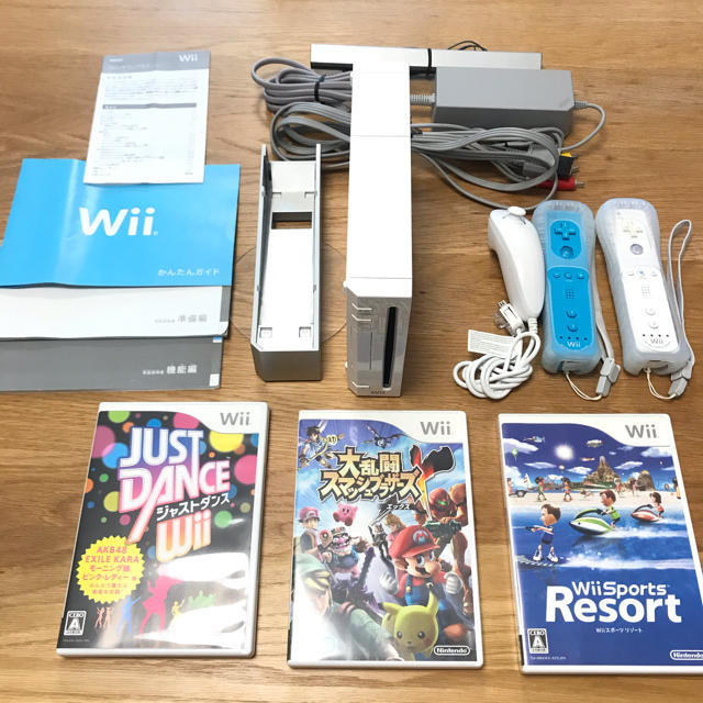 Wii 本体　ソフト　リモコン　ヌンチャク