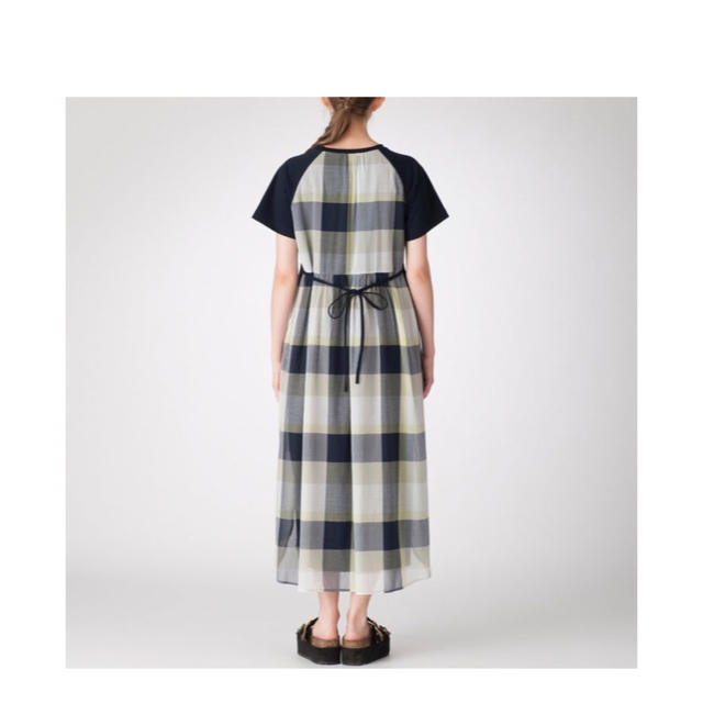 BURBERRY BLUE LABEL(バーバリーブルーレーベル)のブルーレーベルクレストブリッジ　ワンピース　サイズ36  sweetコラボ レディースのワンピース(ロングワンピース/マキシワンピース)の商品写真