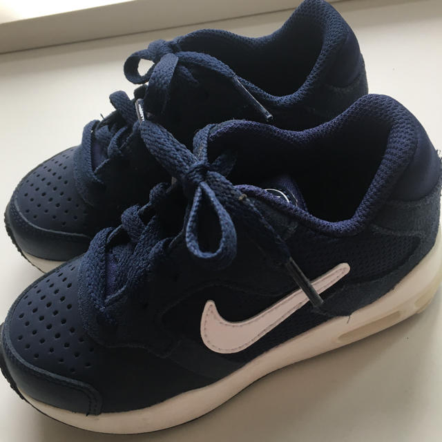 ティンクさん様専用　　美品　NIKE スニーカー15cm キッズ/ベビー/マタニティのキッズ靴/シューズ(15cm~)(スニーカー)の商品写真