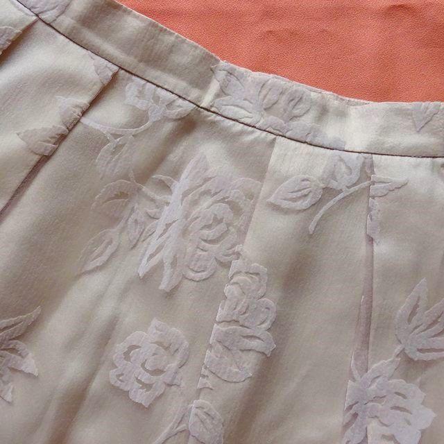 Debut de Fiore(デビュードフィオレ)のフラワースカート デビュードフィオレ 花柄スカート レディースのスカート(ひざ丈スカート)の商品写真