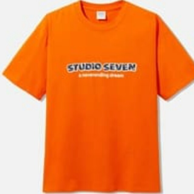 GU(ジーユー)のGU×スタジオセブン  オレンジ メンズのトップス(Tシャツ/カットソー(半袖/袖なし))の商品写真