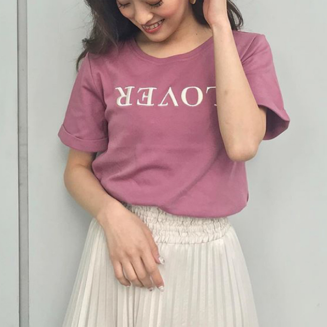 rienda(リエンダ)のrienda♡LOVERロゴT/SH  レディースのトップス(Tシャツ(半袖/袖なし))の商品写真