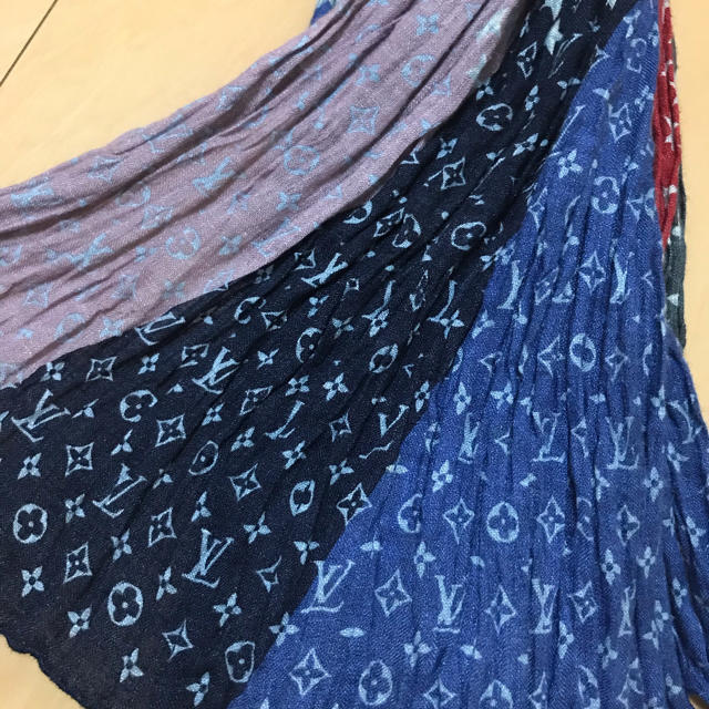 LOUIS VUITTON(ルイヴィトン)のケン様専用。ルイヴィトン　エトール　スター柄　マルチ　ストール ハンドメイドのファッション小物(マフラー/ストール)の商品写真