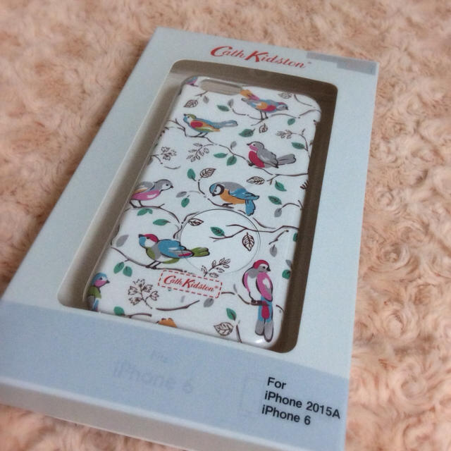 Cath Kidston(キャスキッドソン)の小鳥柄ケース♡iPhone6 スマホ/家電/カメラのスマホアクセサリー(モバイルケース/カバー)の商品写真