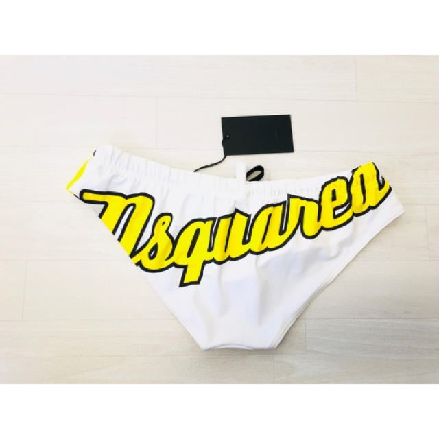 DSQUARED2(ディースクエアード)の【新品】ディースクエアード DSQUAREDビキニメンズホワイトイエロー メンズの水着/浴衣(水着)の商品写真