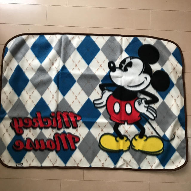 Disney(ディズニー)のディズニーミッキーマウス　フリースブランケット キッズ/ベビー/マタニティの寝具/家具(毛布)の商品写真