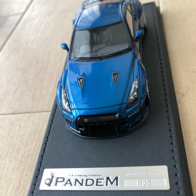 イグニッションモデル1/43 PANDEM R35 GT-R ブルーメタリック エンタメ/ホビーのおもちゃ/ぬいぐるみ(ミニカー)の商品写真