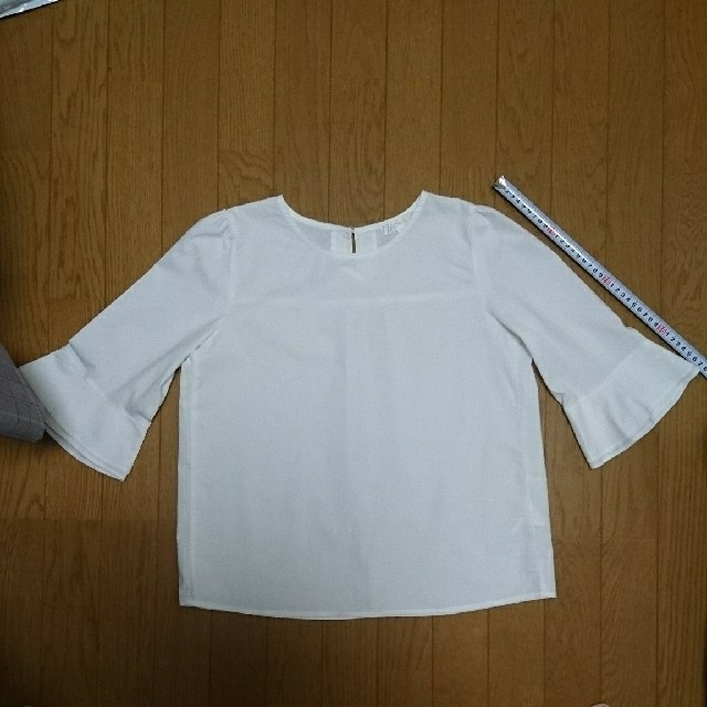 grove(グローブ)の白 トップス カットソー  レディースのトップス(カットソー(半袖/袖なし))の商品写真