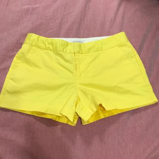 フォーエバートゥエンティーワン(FOREVER 21)の美品 ショートパンツ　黄色　イエロー　差し色(ショートパンツ)