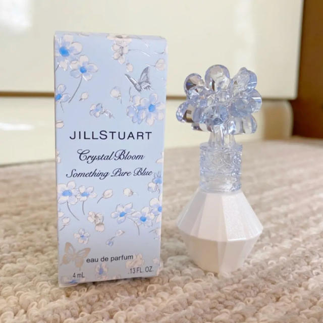 JILLSTUART(ジルスチュアート)のジルスチュアート クリスタルブルーム サムシングピュアブルー オードパルファン コスメ/美容の香水(香水(女性用))の商品写真