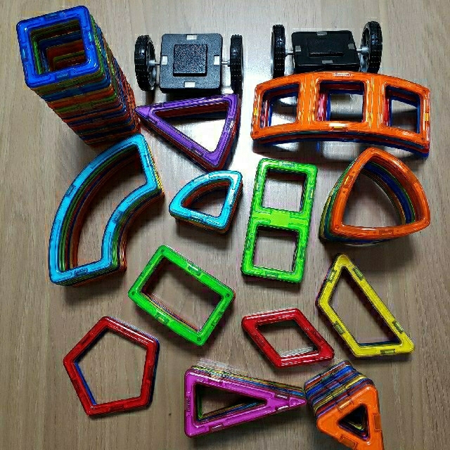 セールセールマグフォーマー 90pcs ボーネルンド マグプレイヤー