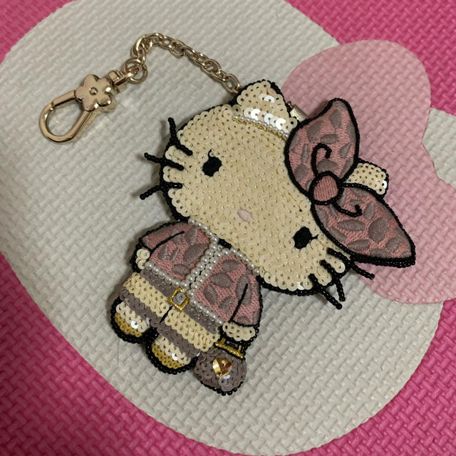 che che new york ハローキティキーホルダー