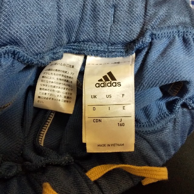 adidas(アディダス)のアディダス ハーフパンツ デニム調ジャージ 160cm キッズ/ベビー/マタニティのキッズ服女の子用(90cm~)(パンツ/スパッツ)の商品写真