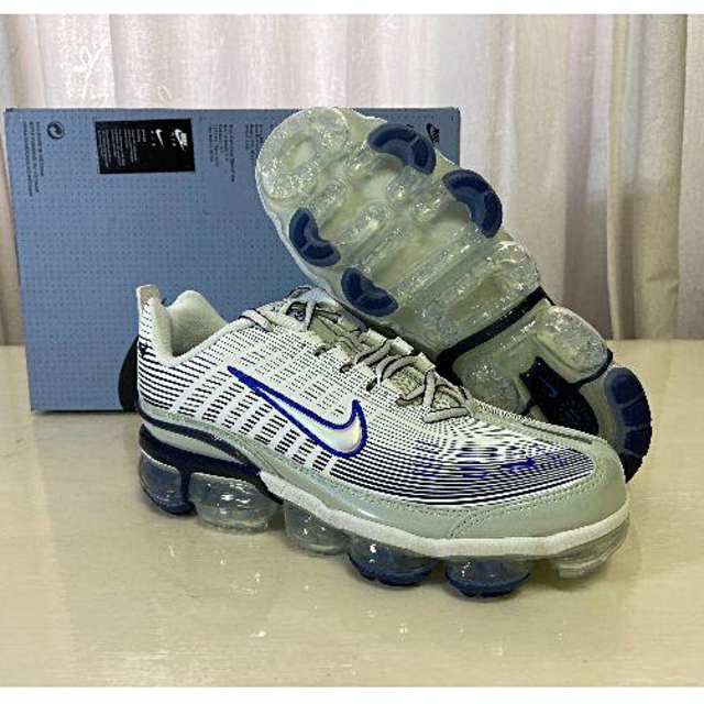 NIKE(ナイキ)の新品！NIKE AIR VAPORMAX 360 ヴェイパーマックス 360 白 メンズの靴/シューズ(スニーカー)の商品写真