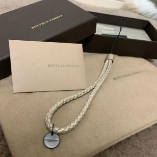 ボッテガヴェネタ(BOTTEGA VENETA)のqueenes様専用　新品　ストラップ　BOTTEGA  ビックストラップ(ストラップ/イヤホンジャック)