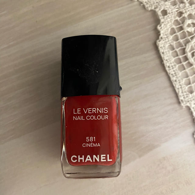 CHANEL(シャネル)のシャネル　レッド　ネイルカラー コスメ/美容のネイル(マニキュア)の商品写真