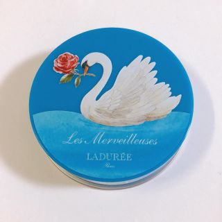 レメルヴェイユーズラデュレ(Les Merveilleuses LADUREE)のラデュレ 限定フェイスパウダー(フェイスパウダー)