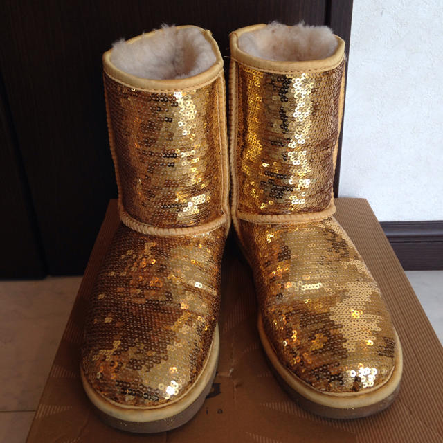 値下げ ugg キラキラムートンブーツ www.mediacommerce.ec