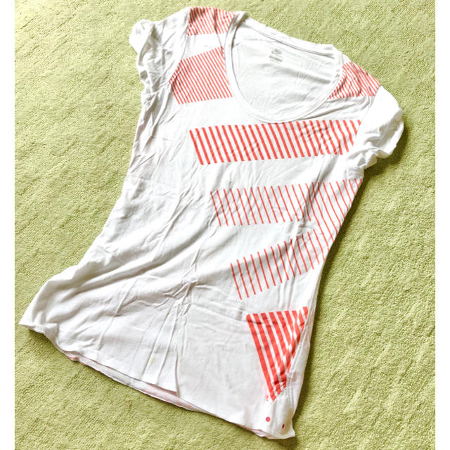 NIKE(ナイキ)のNike Tシャツ レディースのトップス(Tシャツ(半袖/袖なし))の商品写真