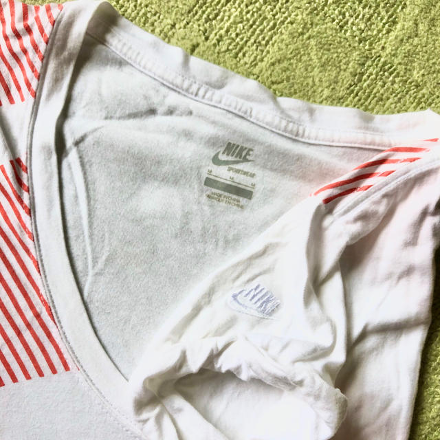 NIKE(ナイキ)のNike Tシャツ レディースのトップス(Tシャツ(半袖/袖なし))の商品写真