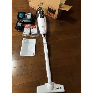 マキタ(Makita)のすずらん様。makita クリーナー　CL282FDZW(掃除機)