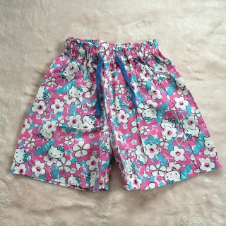 サンリオ(サンリオ)のキティちゃん 花柄ショートパンツ 90cm(パンツ/スパッツ)