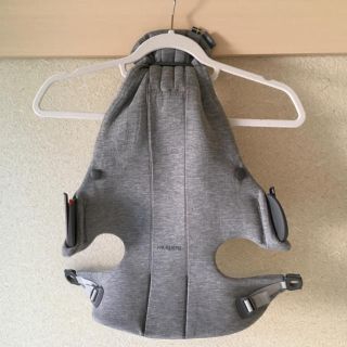 ベビービョルン(BABYBJORN)のベビービョルン ベビーキャリア ミニ 抱っこ紐 ライトグレー(抱っこひも/おんぶひも)